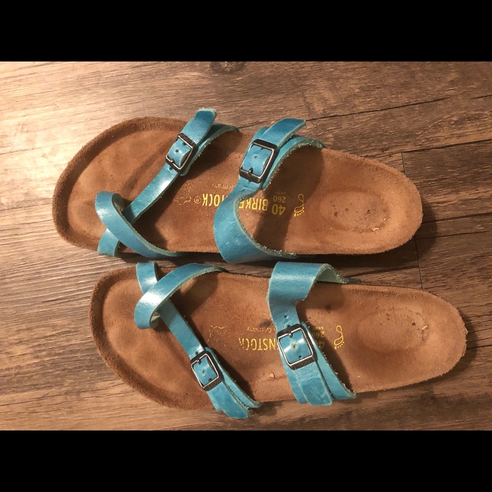 Barely worn Birkenstock’s size 40. Turquoise